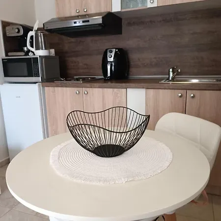 Megi Apartments, Sity