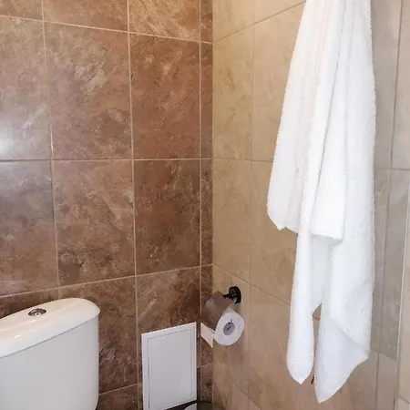 Megi Apartments, Sity