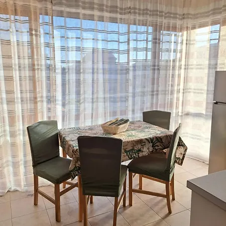 Διαμέρισμα Megi Apartments, Sity Νεσέμπαρ