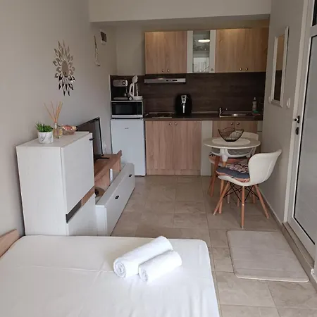 Megi Apartments, Sity